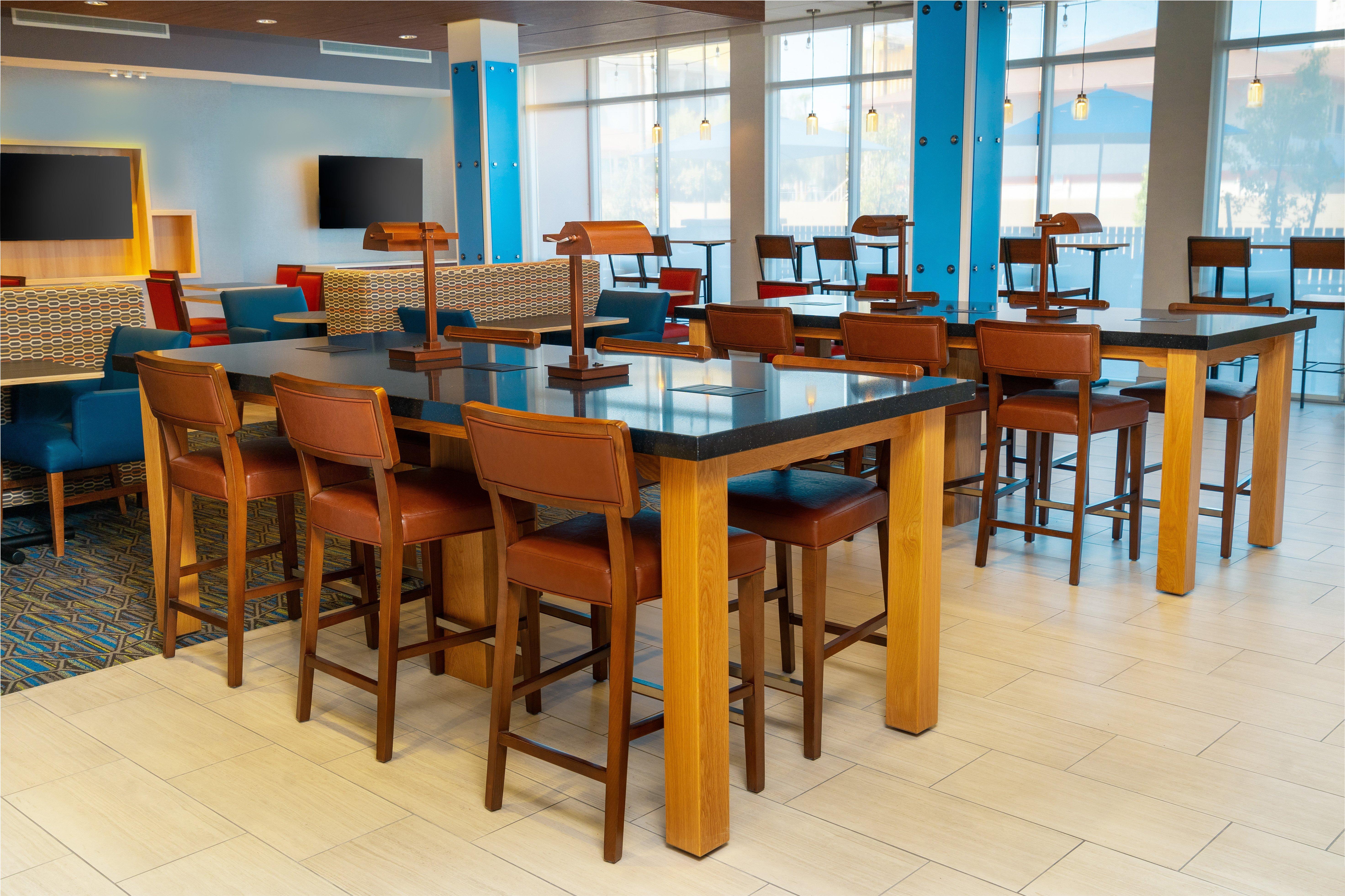 Holiday Inn Express & Suites - Las Vegas - E Tropicana By Ihg Exteriér fotografie